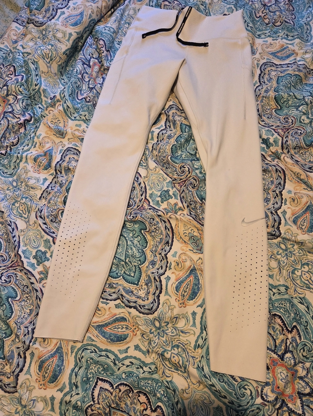 Nike High Rise Leggings Cloud Color Perforated Panels Dri-Fit Athletic 3 Pockets